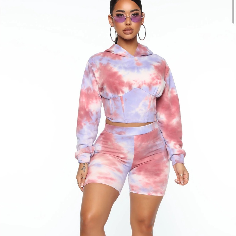 Fashion nova 2 piece multicolored set.